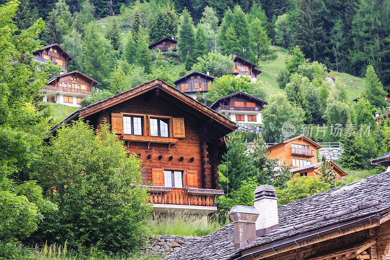 在Val d'Anniviers的Grimentz村。瑞士阿尔卑斯山脉